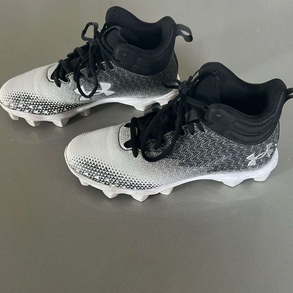 Under Armour Youth Football Cleats